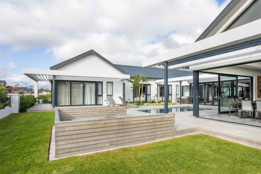 To Let 5 Bedroom Property for Rent in Val De Vie Estate Western Cape